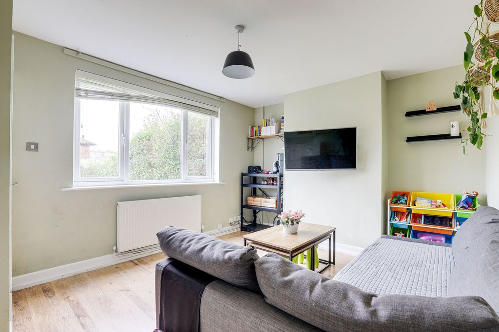 Property photo 2 of 24