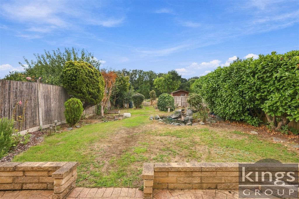 Property photo 2 of 27