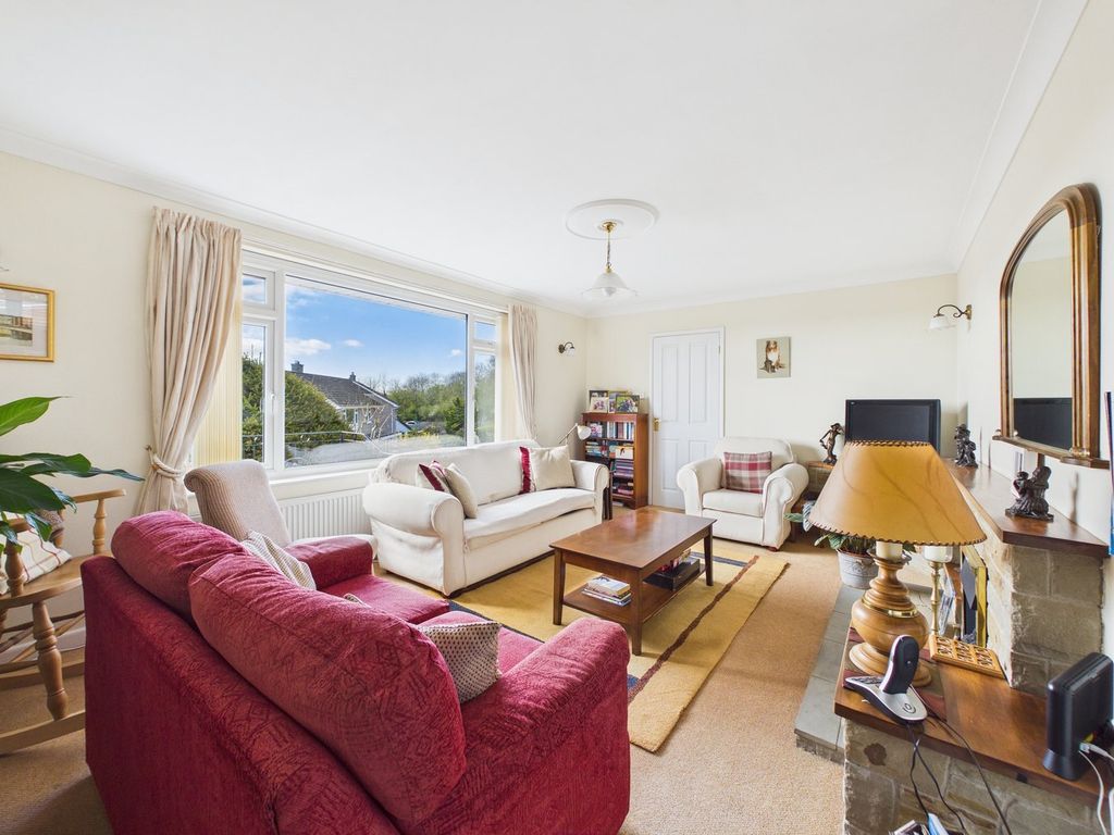 Property photo 3 of 27