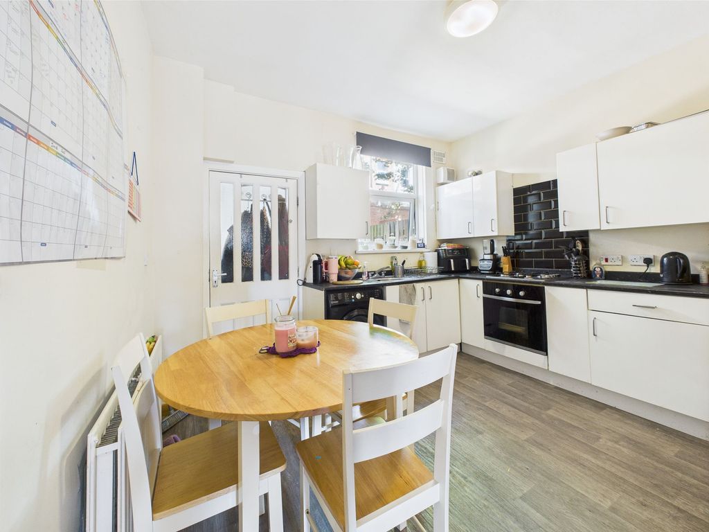 Property photo 3 of 11 Breakfast Kitchen