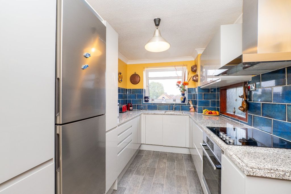 Property photo 2 of 21 Picture No. 11