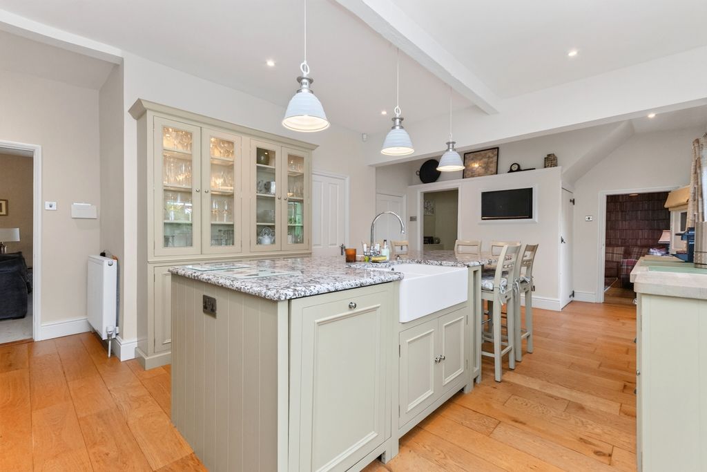 Property photo 2 of 39 Pbox-Img.Jpg