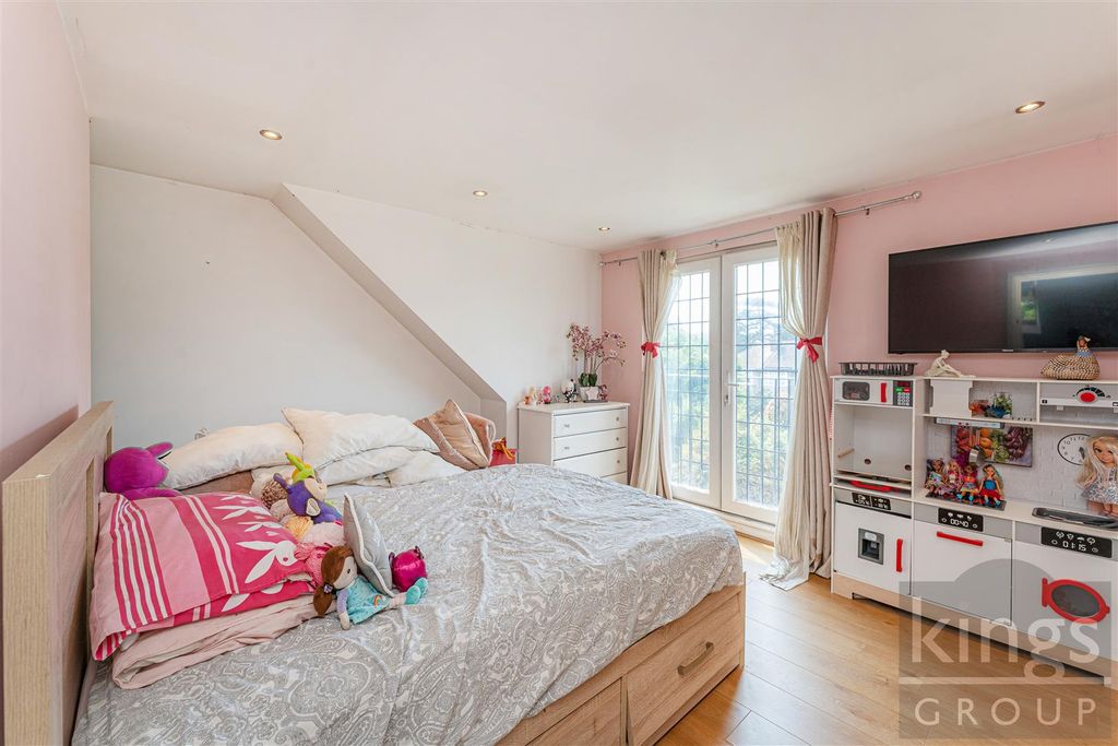 Additional image 20 of 4 bed detached house for saleFirtree Walk, Enfield EN1