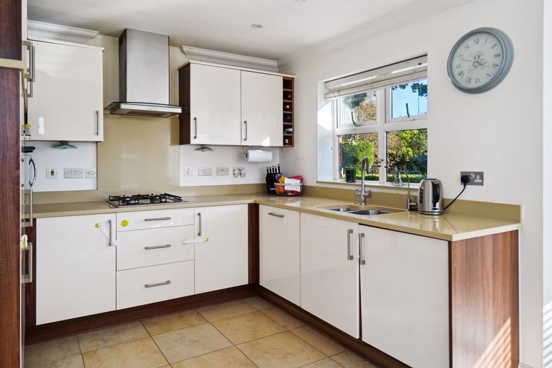 Additional image 4 of 3 bed flat for sale3 Bedroom Flat, Maidenhead SL6