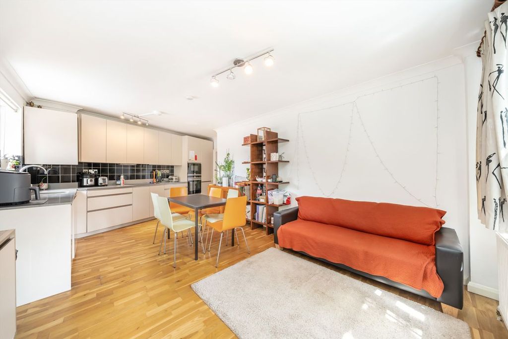 Property photo 2 of 7