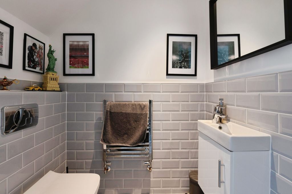 Property photo 3 of 17 Ground Floor Wc