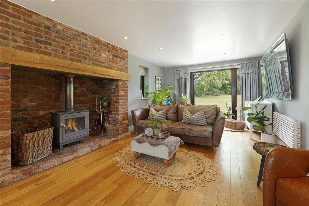 Property photo 3 of 32