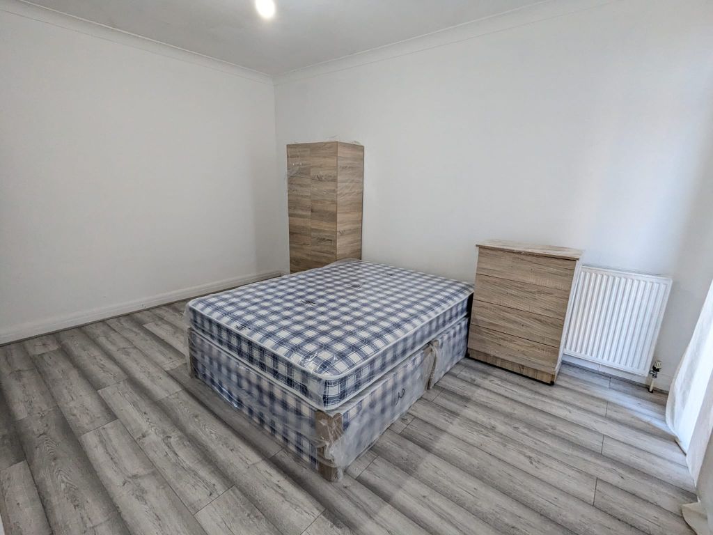 Property photo 2 of 13 Room 2