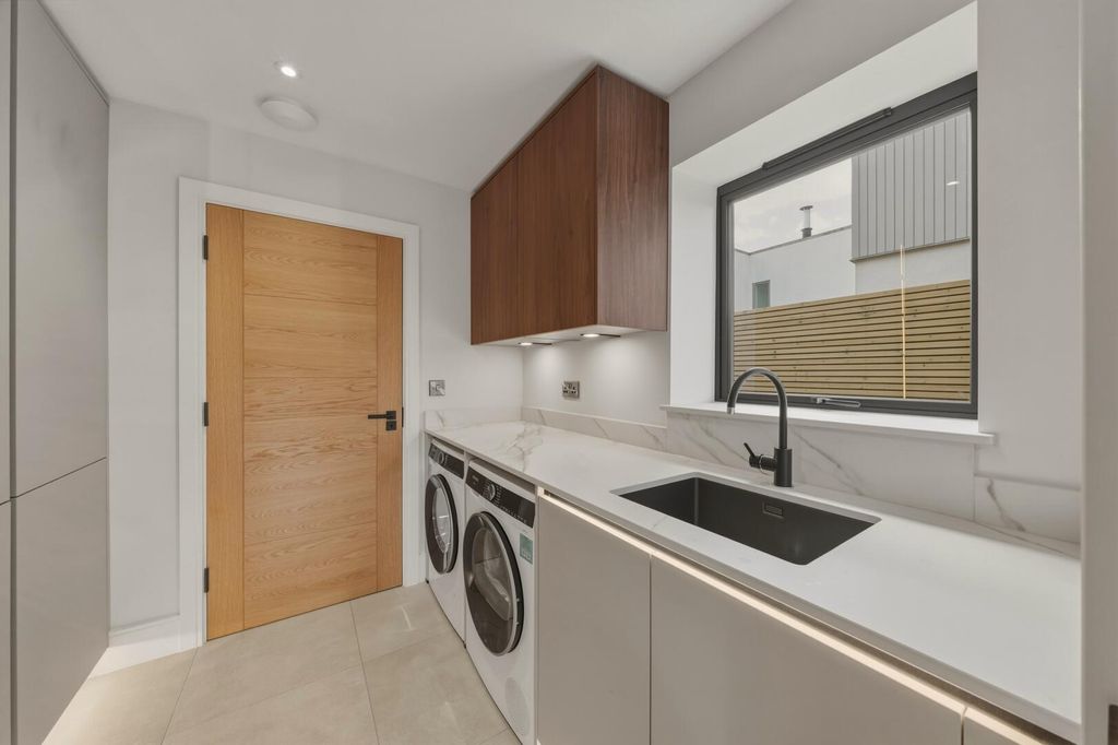 Additional image 11 of 5 bed detached house for saleMain Road, Plumtree NG12