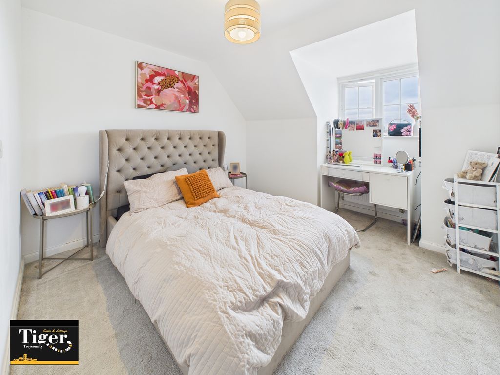 Property photo 1 of 24 Cam02176G0-Pr0684-Still020