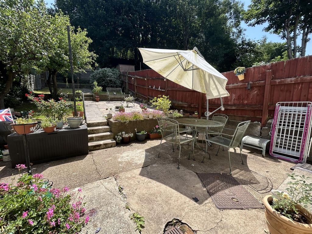 Property photo 2 of 19