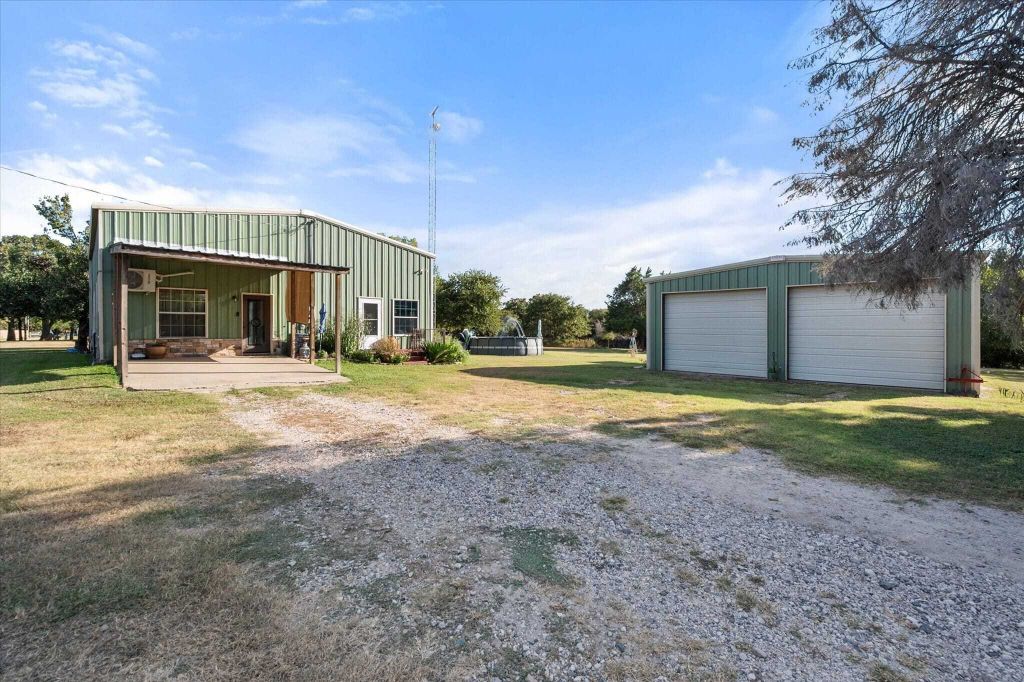 Property photo 1 of 11