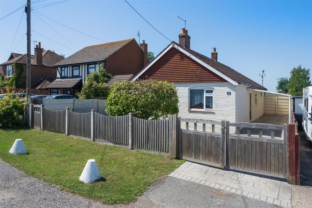 Property photo 1 of 15 Hillside Road, Whitstable