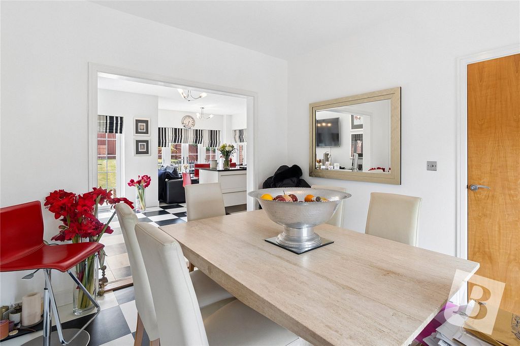 Property photo 3 of 20 Dining Room