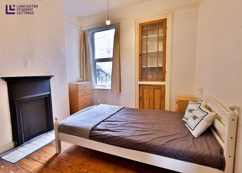 Property photo 3 of 12 Property Photo