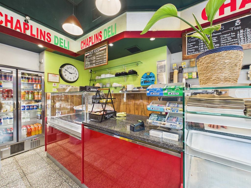 Property photo 2 of 15 Cam04237G0-Pr0276-Still010.Jpg