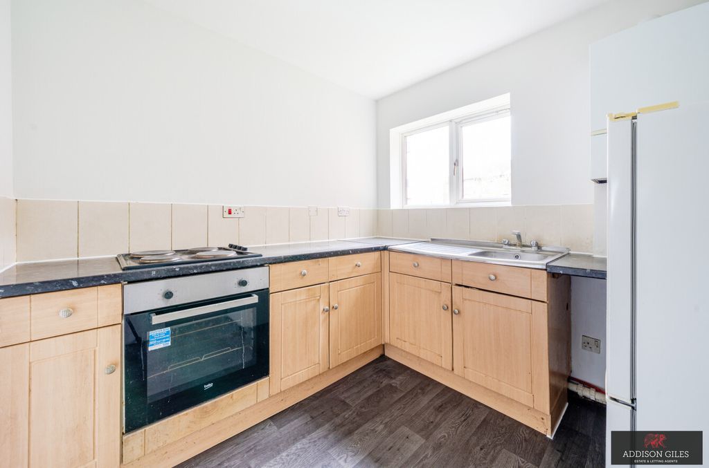 Property photo 3 of 14 Photo 12