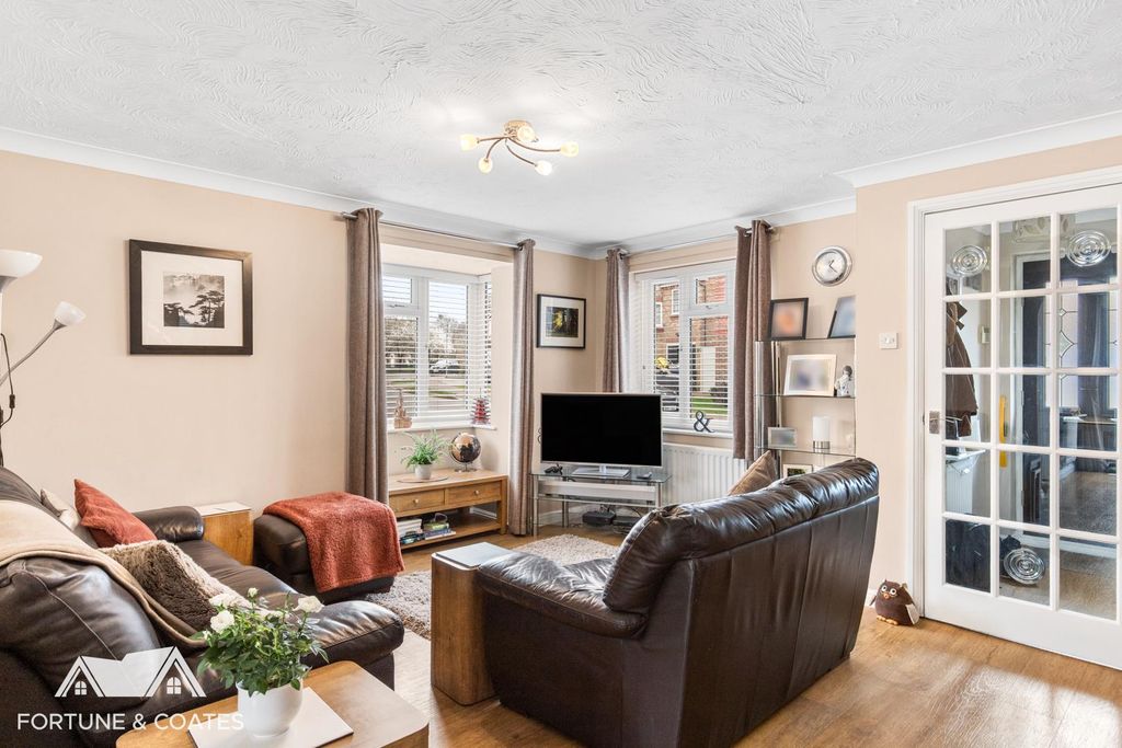 Property photo 2 of 28 Westburyrise_7.Jpg