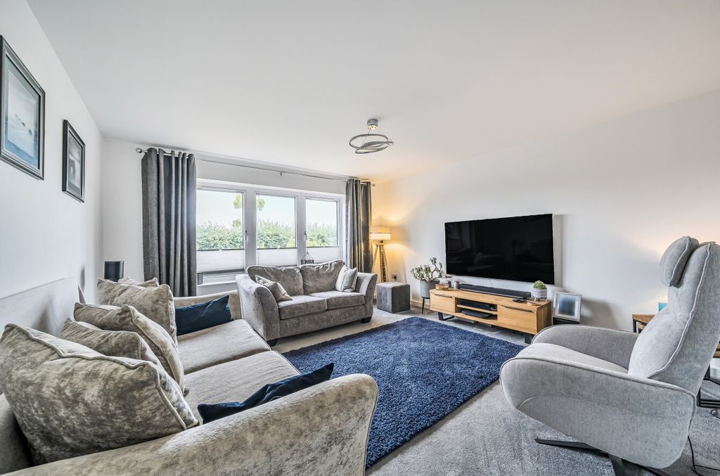 Property photo 3 of 25 133177223688B919A66076