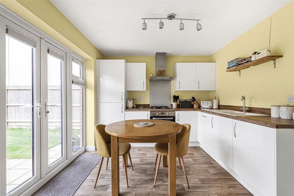 Property photo 2 of 17 24_68961.Jpg