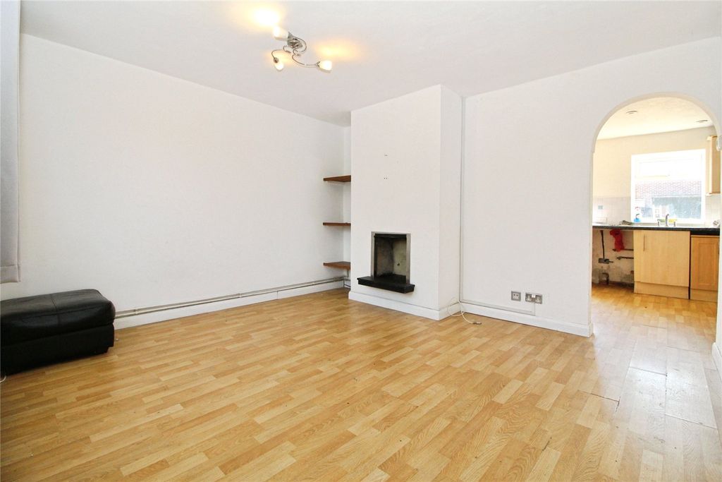Property photo 2 of 8 Picture No. 15
