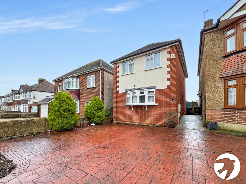 Property photo 1 of 19 Picture No. 05