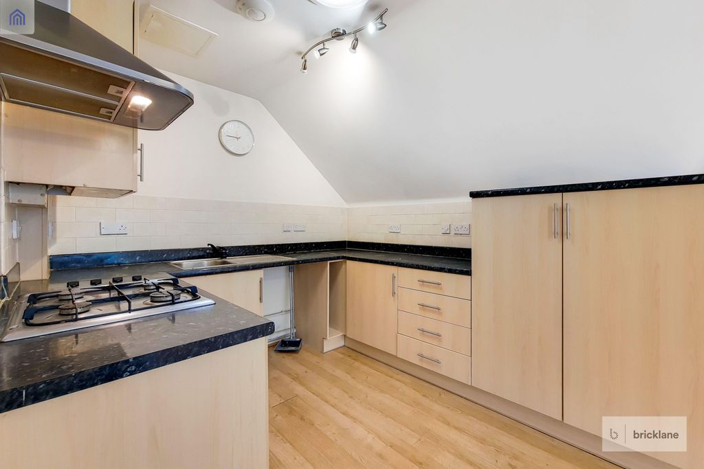 Property photo 3 of 13 Photo 2