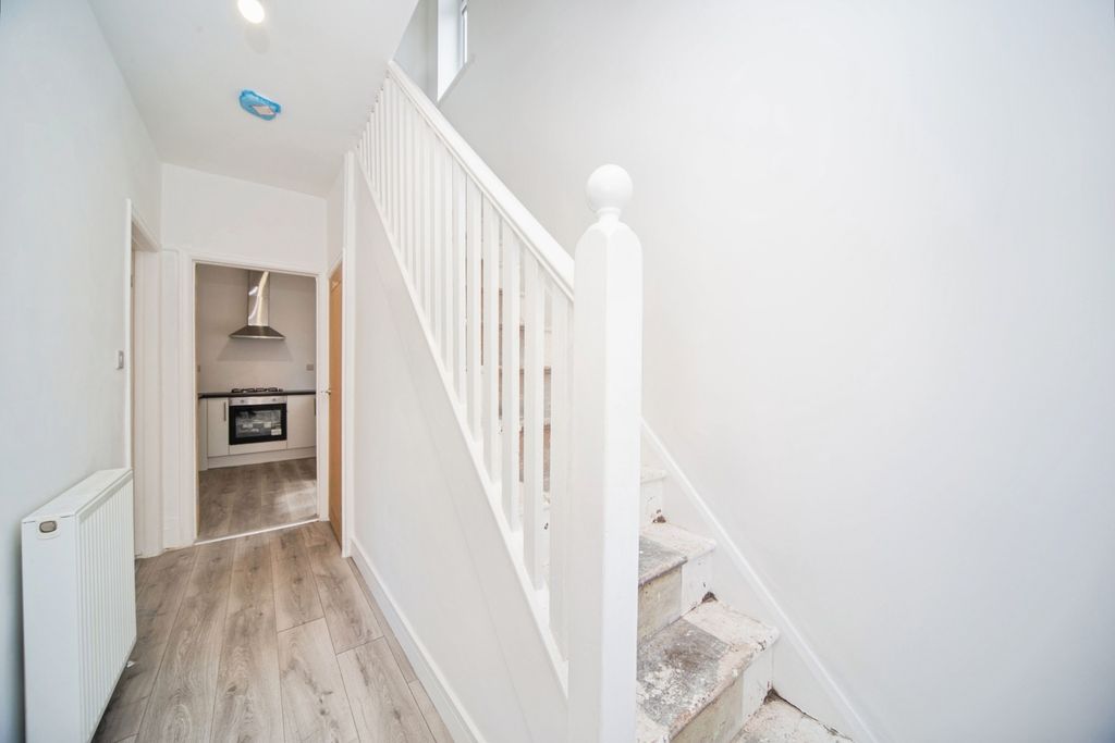 Property photo 3 of 13 Pbox-Img.Jpg