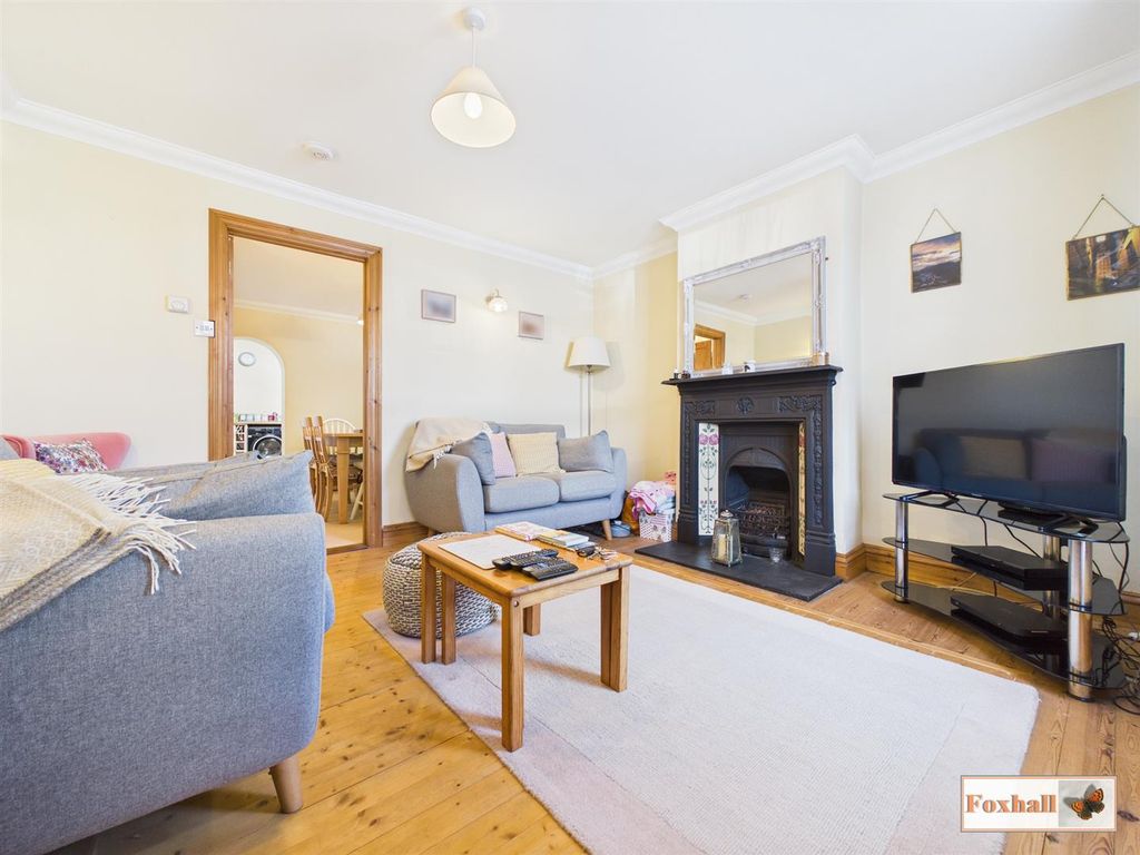 Property photo 2 of 21 Lounge