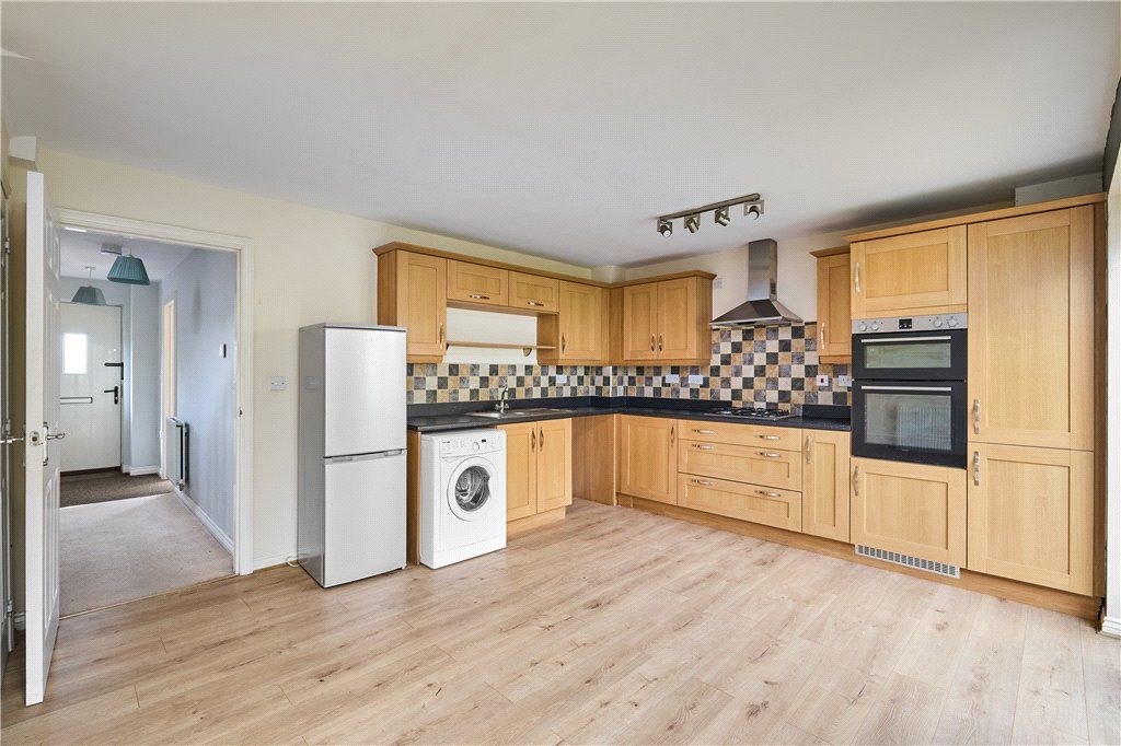 Property photo 3 of 21 Dining Kitchen