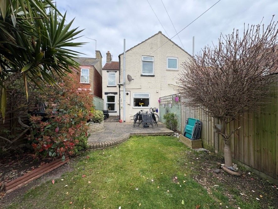 Property photo 2 of 18