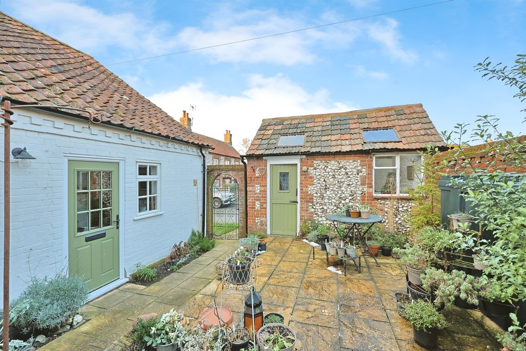 Property photo 2 of 18