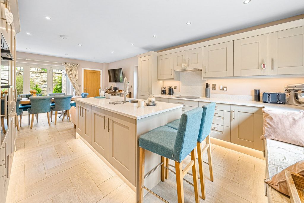 Property photo 2 of 23 Picture No. 06