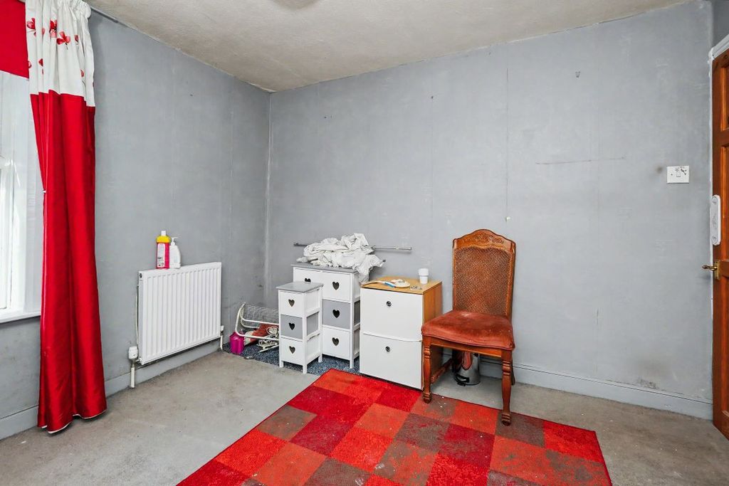 Property photo 3 of 14