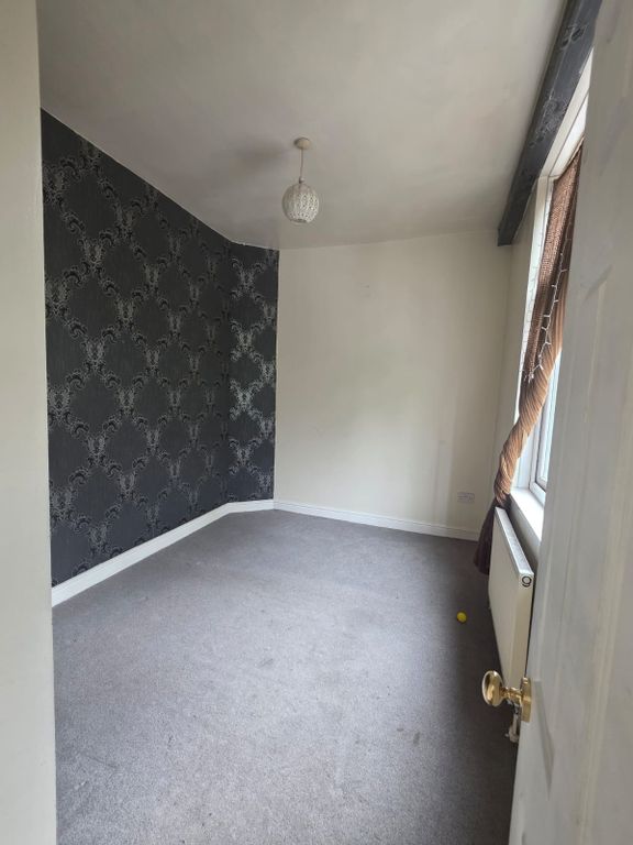 Property photo 3 of 4