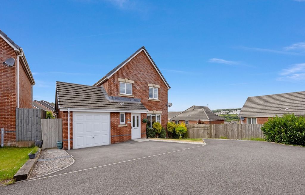 Property photo 1 of 34