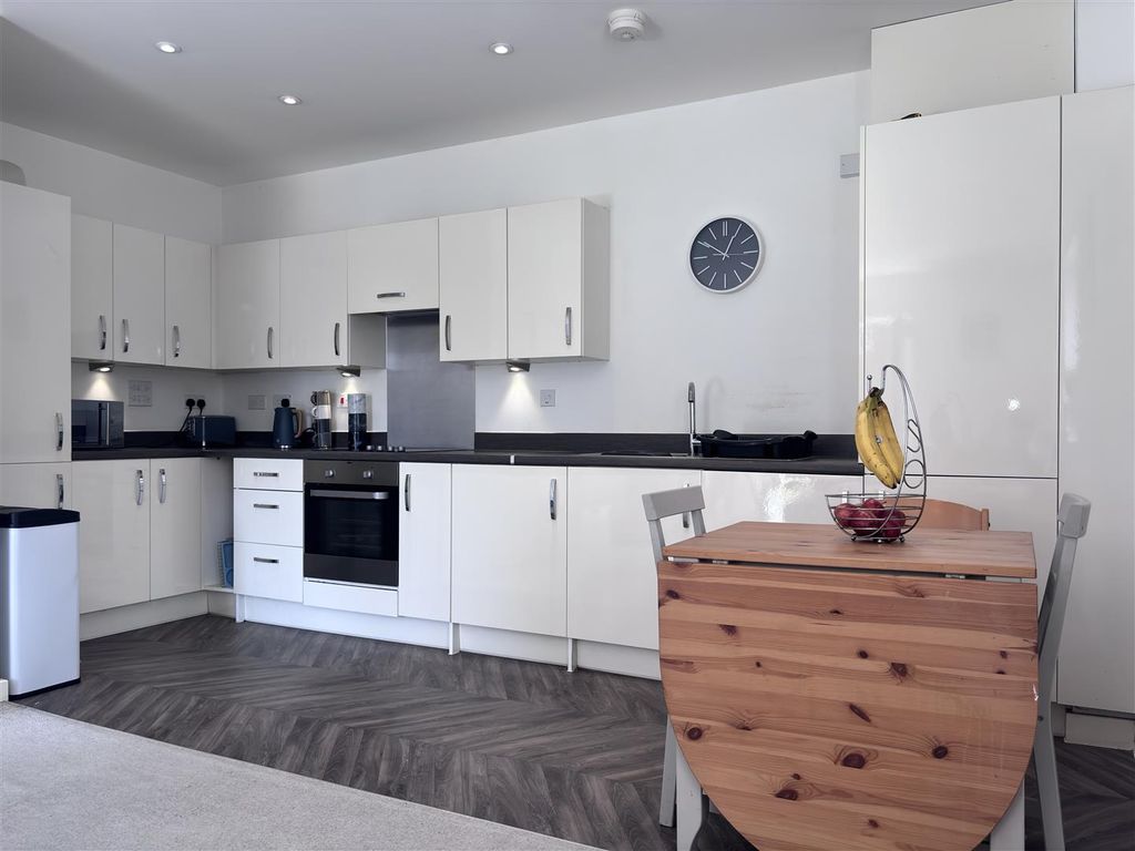 Property photo 3 of 15 Briar Kitchen 1.Jpg