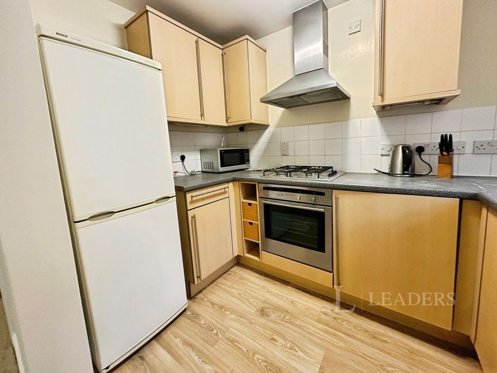 Property photo 2 of 7 Kitchen