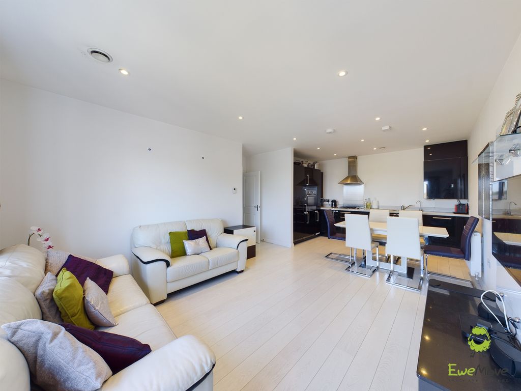 Property photo 2 of 10 Cam00848P1-Pr0051-Still05