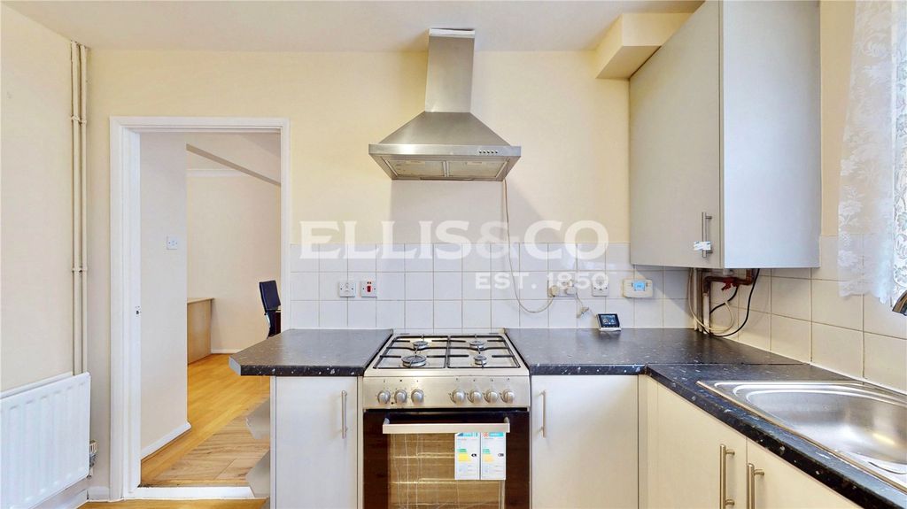 Property photo 3 of 19 Picture No. 37