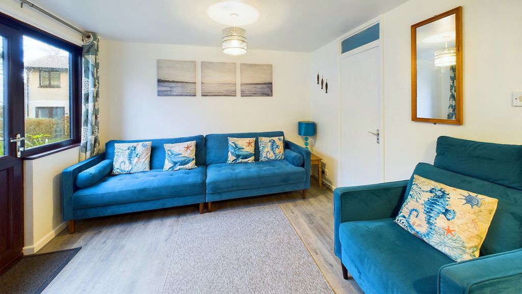 Property photo 3 of 9 Gallery