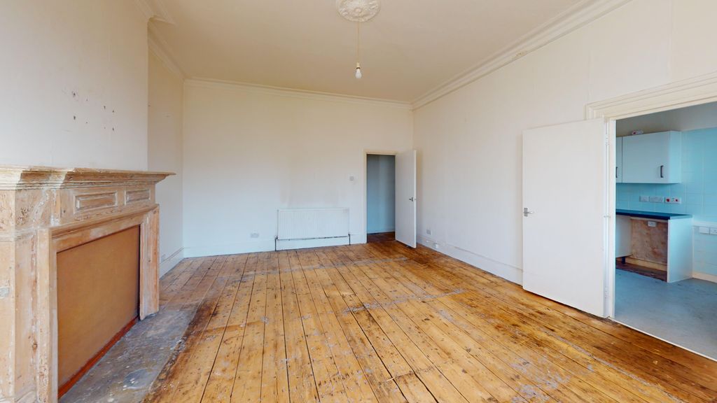 Property photo 3 of 13 Flat C, 14 Lordship Park, Stoke Newington, London, N16 5Ud