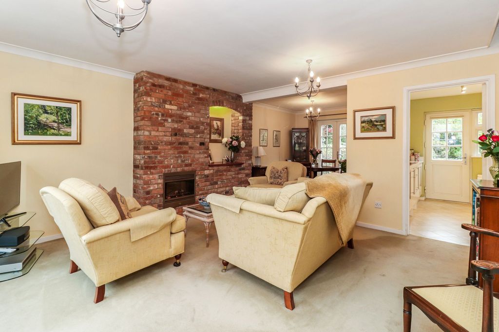 Property photo 3 of 21