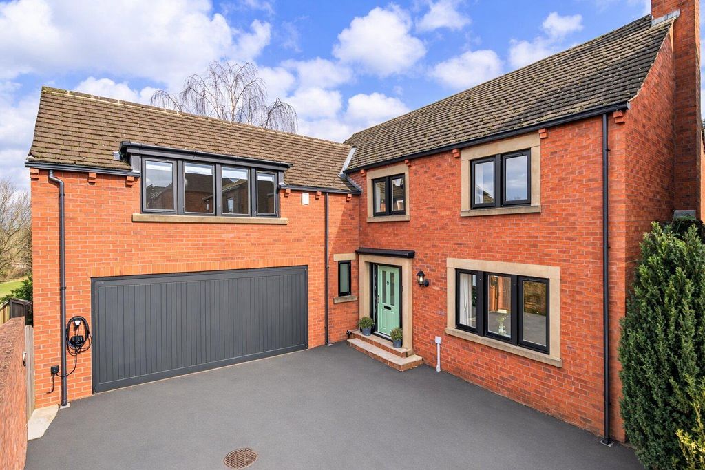 Property photo 1 of 18