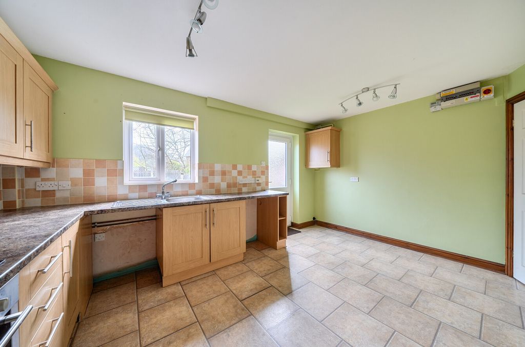 Property photo 3 of 22 1440640-10-69E0Ae...