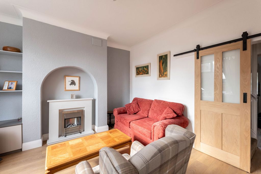 Property photo 3 of 20