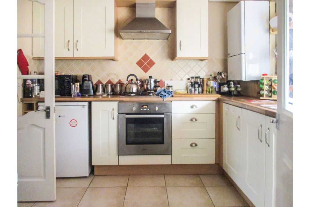 Property photo 3 of 16