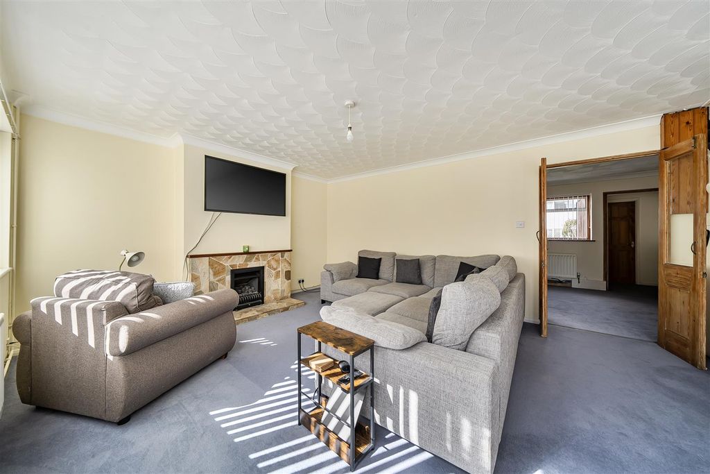 Property photo 2 of 26 1433562-14-69c3E0Ae85c9F.Jpg