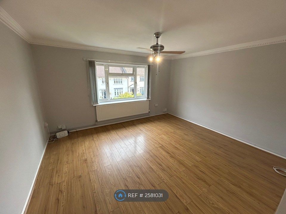 Property photo 3 of 9 Lounge