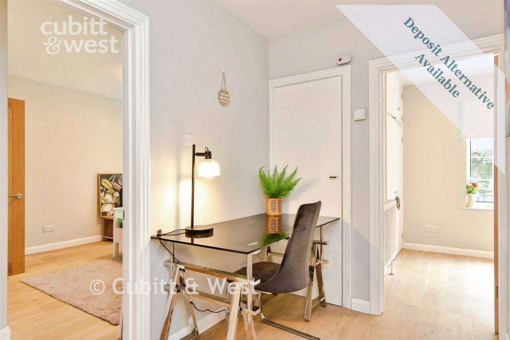 Property photo 2 of 15 Hallway